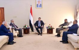 رئيس الوزراء يؤكد على وضع حد لسياسات الحوثيين التدميرية للاقتصاد الوطني وتسريع استكمال صرف المرتبات