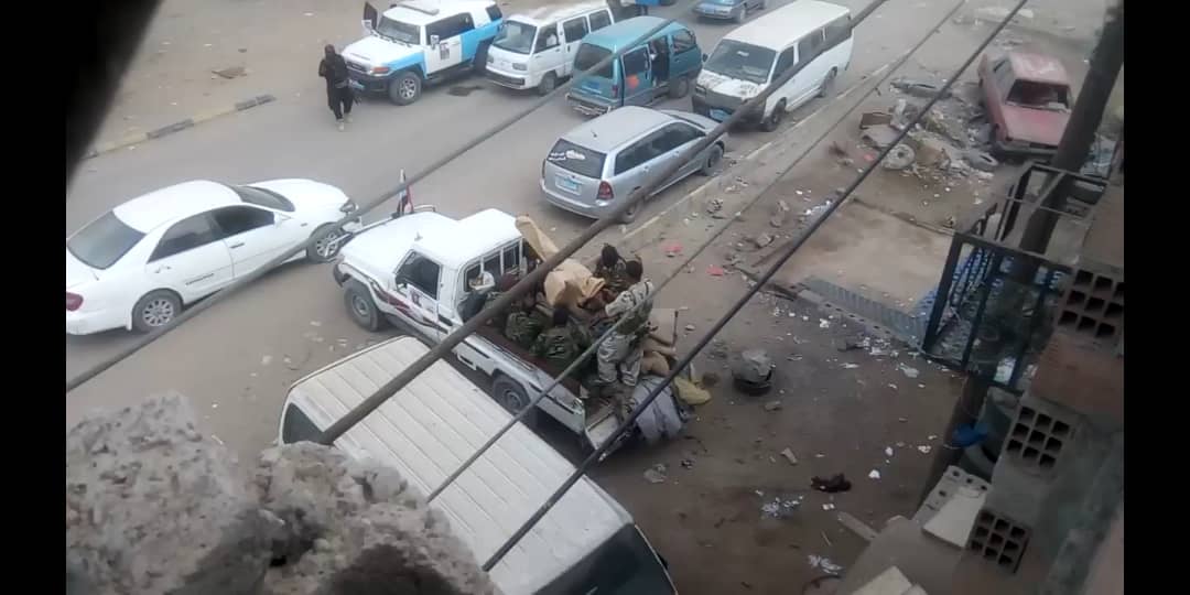 اعتداء على منزل وشاحنات مسؤول الحركة في النقل الثقيل في عدن