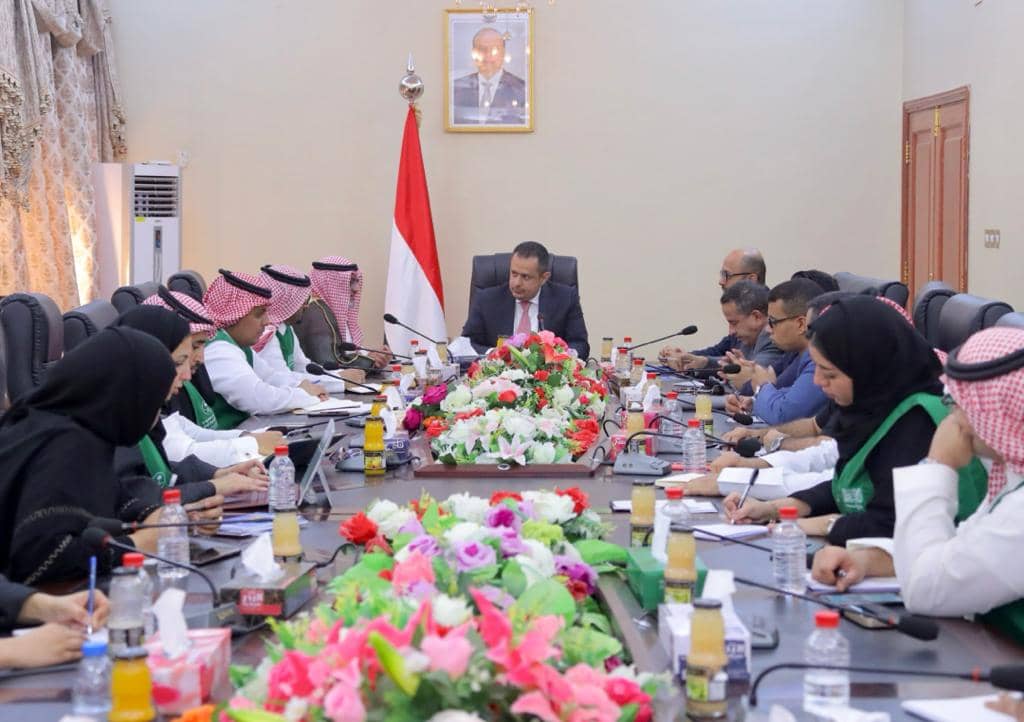 رئيس الوزراء يستقبل في عدن وفد البرنامج السعودي لتنمية واعمار اليمن