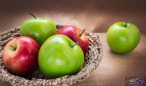 دراسة خبراء يكشفون أهمية تناول تفاحتين يوميا!