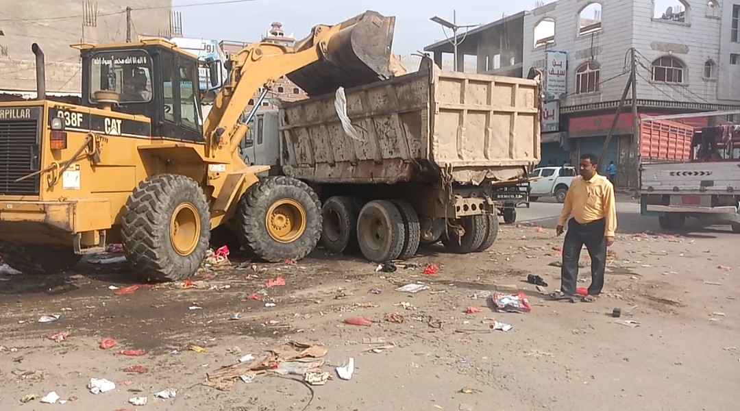 قيادة صندوق النظافة بعدن تشدد على مضاعفة الجهود في الحفاظ على نظافة وتحسين المحافظة