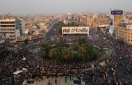 قوات الأمن العراقية تتقدم صوب ساحة التحرير ببغداد وصدامات مع المحتجين