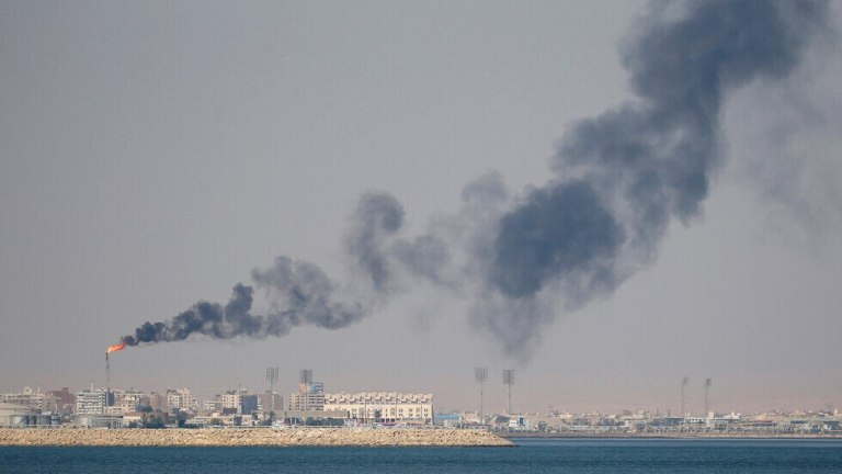 مصر توقع اتفاقيتين مع “اكسون موبيل” للتنقيب عن النفط والغاز