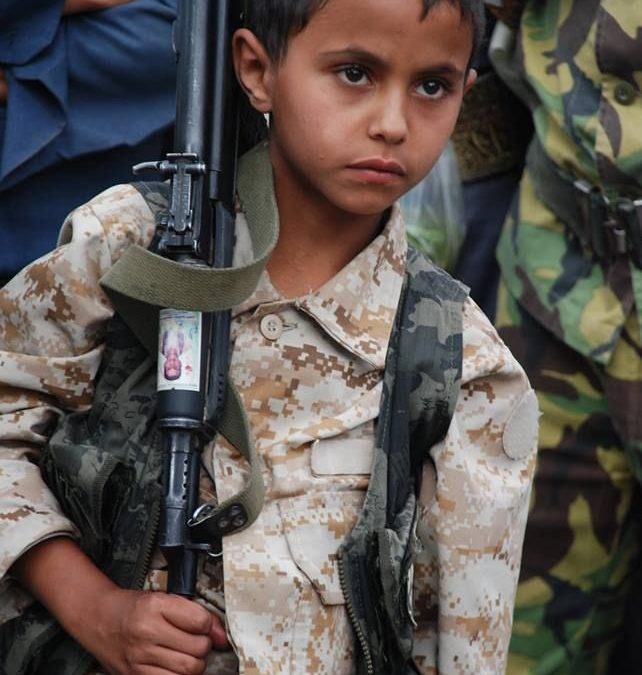  طفل مجند يتعرض للاعتداء الجنسي من قبل مشرف حوثي في جبهة نهم