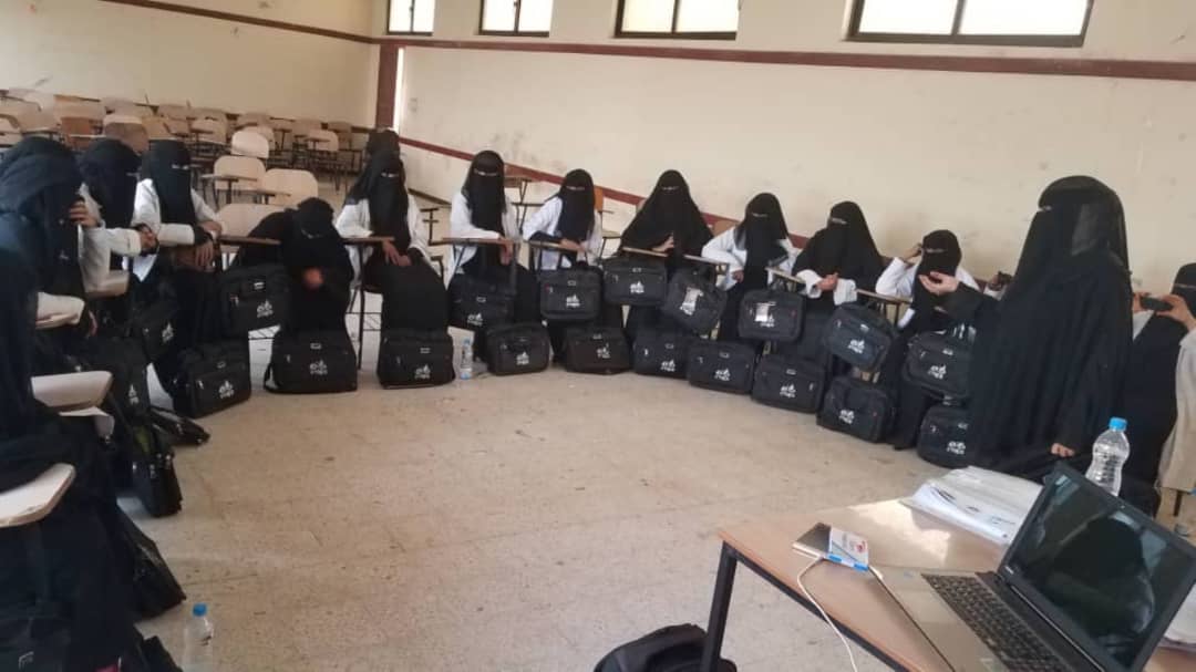 الضالع : أختتام الدورة التدريبية الخاصة بمهارات إنقاذ حياة الأم والوليد