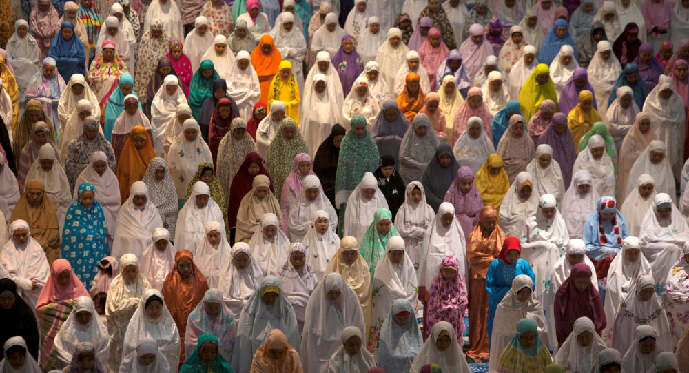 إندونيسيا... وزير يقترح فتوى دينية بشأن الزواج من الفقراء