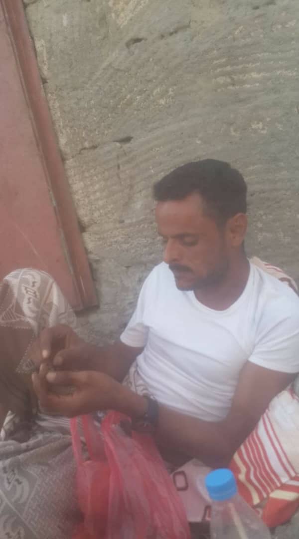الحوثيين يفرجون عن أسير في اللواء الثالث دعم وإسناد 