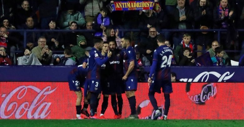 برشلونة يتصدر الدوري الاسباني بعد تعثر ريال مدريد
