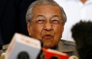 ماليزيا : مهاتير محمد يقدم استقالته من رئاسة الحكومة 