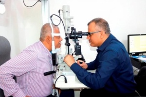 سيئون : زراعة قرنية العين في مركز رؤية لطب وجراحة العيون والشبكية 