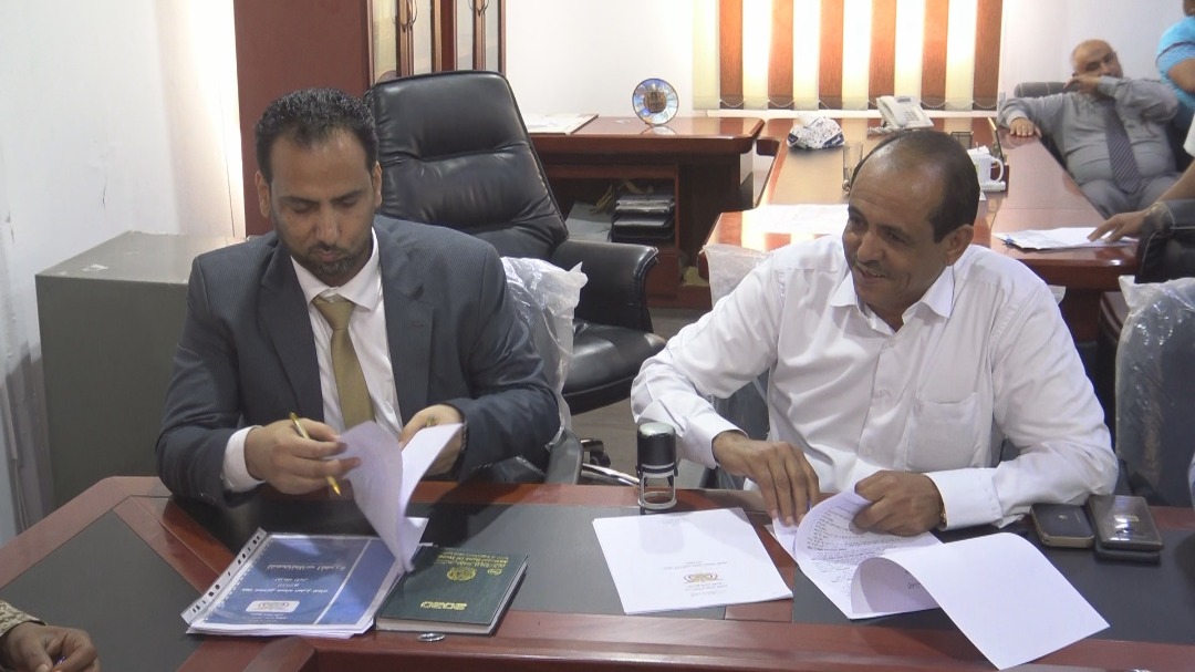 صندوق صيانة الطرق يوقع على تنفيذ مشروع إعادة تأهيل طريق العرقوب في أبين