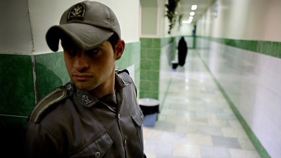 السلطة القضائية الإيرانية تمنح إجازات لأكثر من 54 ألف سجين للوقاية من فيروس كورونا