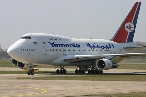 رئيس الوزراء يوجه طيران اليمنية بعدم فرض اية زيادات سعرية على تذاكر السفر
