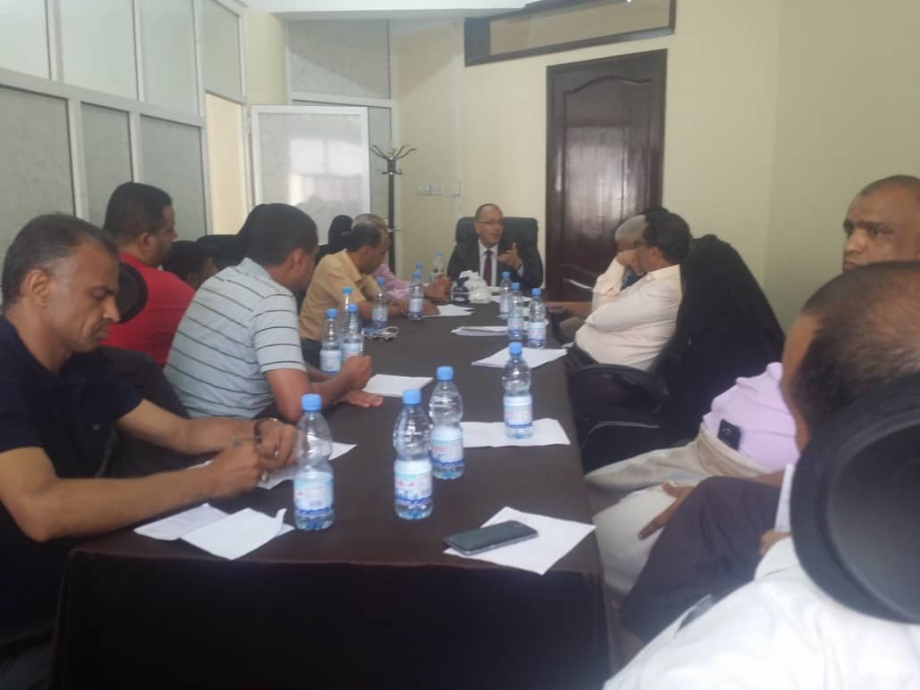 مكتب المالية يعقد لقاءه الدوري بمدراء الادارات ورؤساء الاقسام بالمكتب 