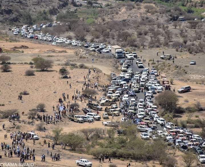 في موكب جنائزي مهيب وفريد تعز تودع الشهيد العميد عدنان الحمادي