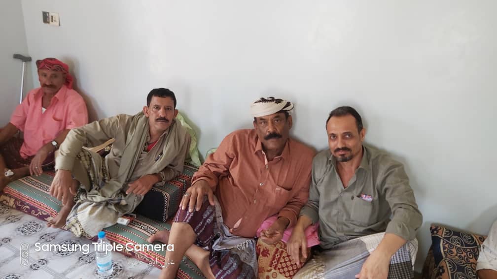 تحركات لقيادات عسكرية جنوبية لوقف التصعيد العسكري بين الشرعية والانتقالي