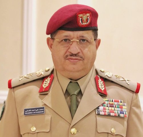 وزير الدفاع اليمني يرد بتغريدة على التسجيل المسرب من قبل الحوثيين 