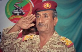على ان يشيع غدا... جثمان العميد الركن الحمادي يصل تعز
