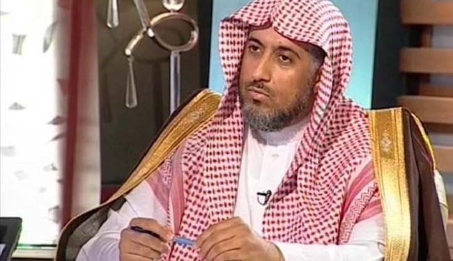 عضو مجلس الشورى بالمملكة يدافع عن كاتب طالب إيقاف صلاة الجمعة في المساجد 