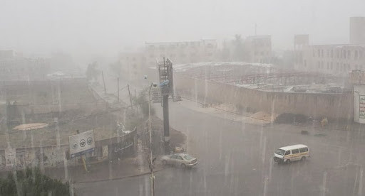 شاهد فيديو لإمطار قوية في صنعاء اليوم.. والأرصاد يحذر