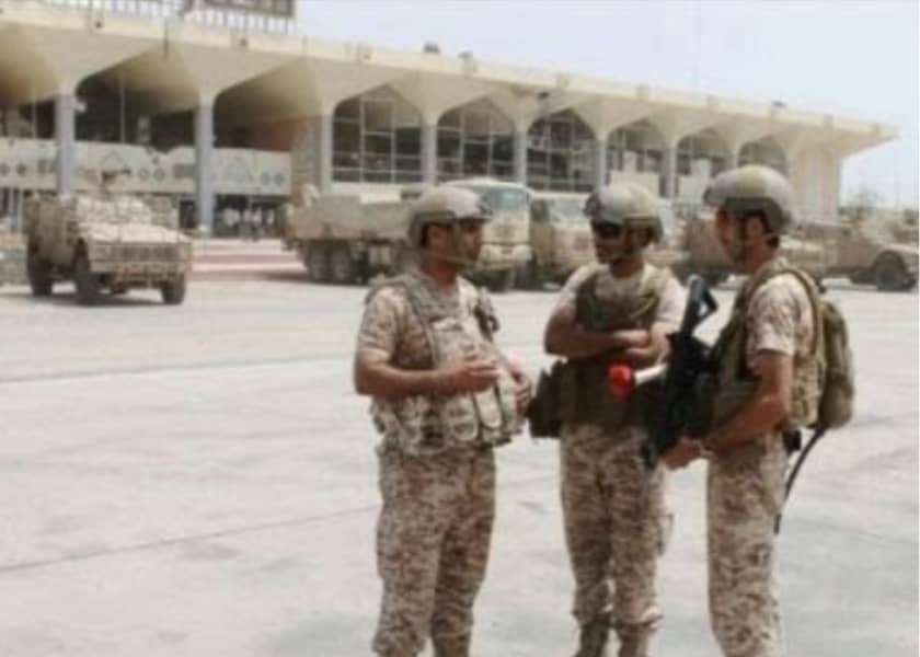 دفعة جديدة من المجندين تصل مطار عدن على متن طائرة عسكرية