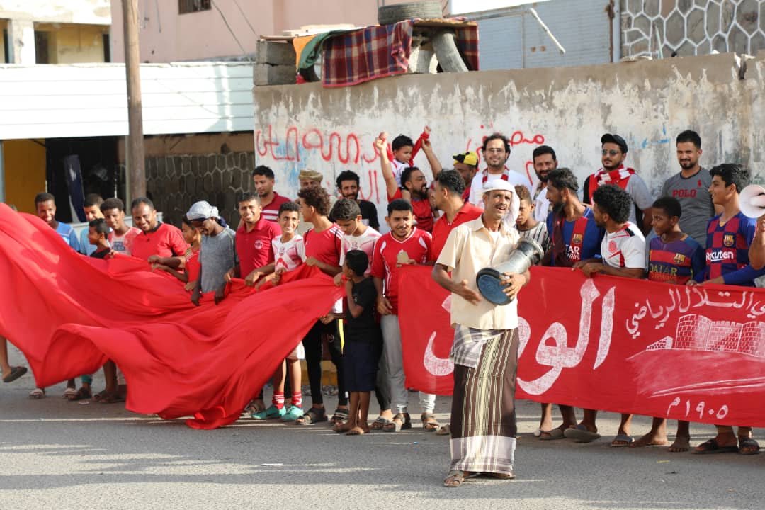 بعد منعها من دخول الملعب .. الجماهير التلالية تطالب تنفيذ قرار رئاسة الوزارة بتسليم ملعب الحبيشي للتلال 