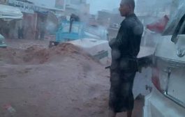 عاجل: سقوط منازل فوق ساكنيها بعدن.. ودعوات لإجلاء السكان في المناطق الشعبية