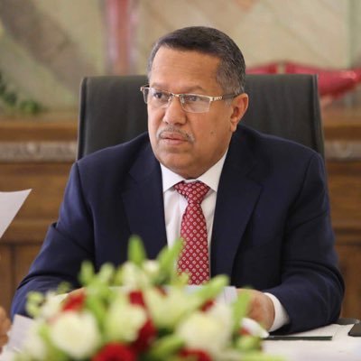 بن دغر رئيس مجلس الوزراء اليمني السابق يخير حكومة معين خيارين 