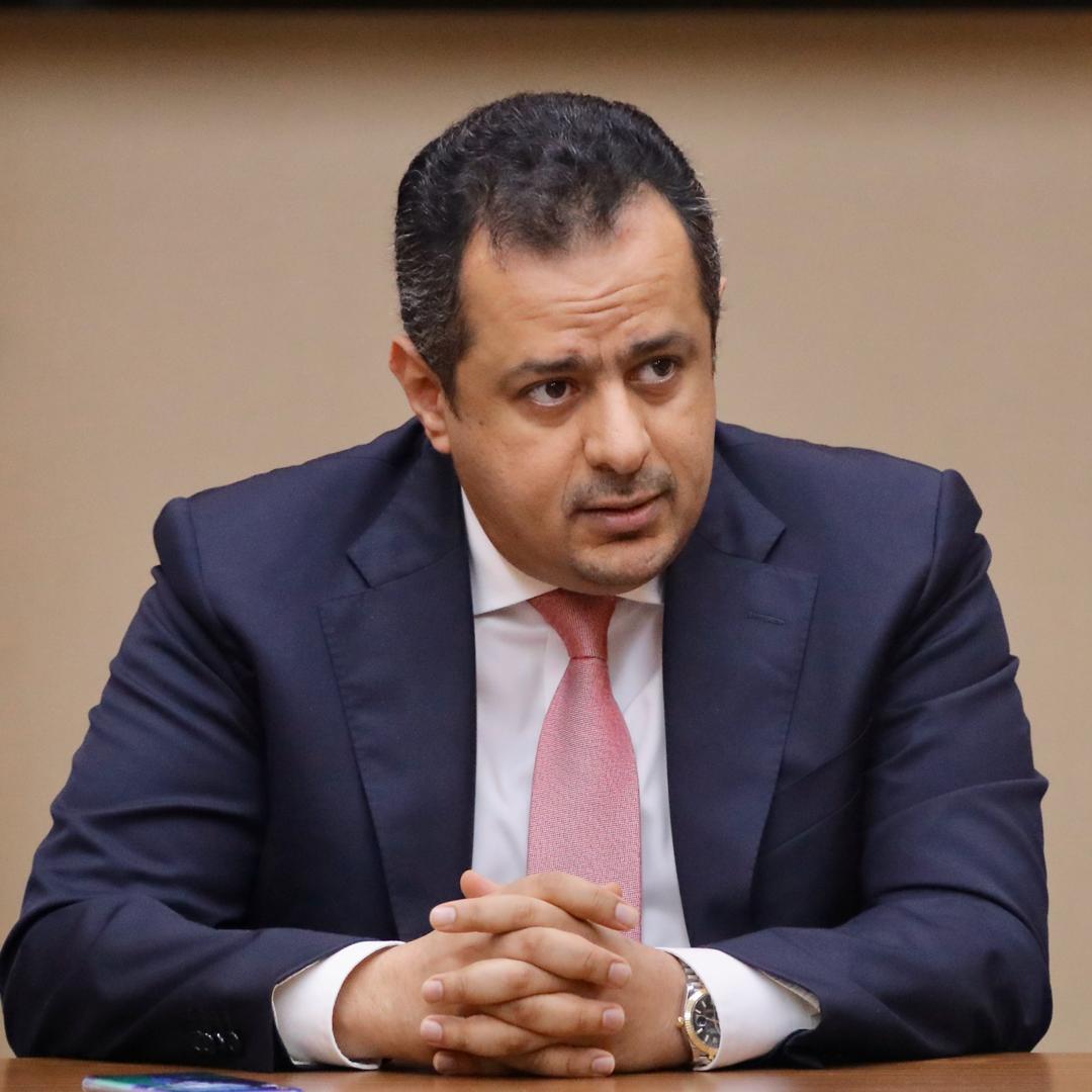 لجنة الطوارئ برئاسة رئيس الوزراء تعتمد بروتوكول تنظيم إعادة العالقين اليمنيين في الخارج