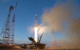 صاروخ روسي يتحطم إلى 65 قطعة في مدار الأرض