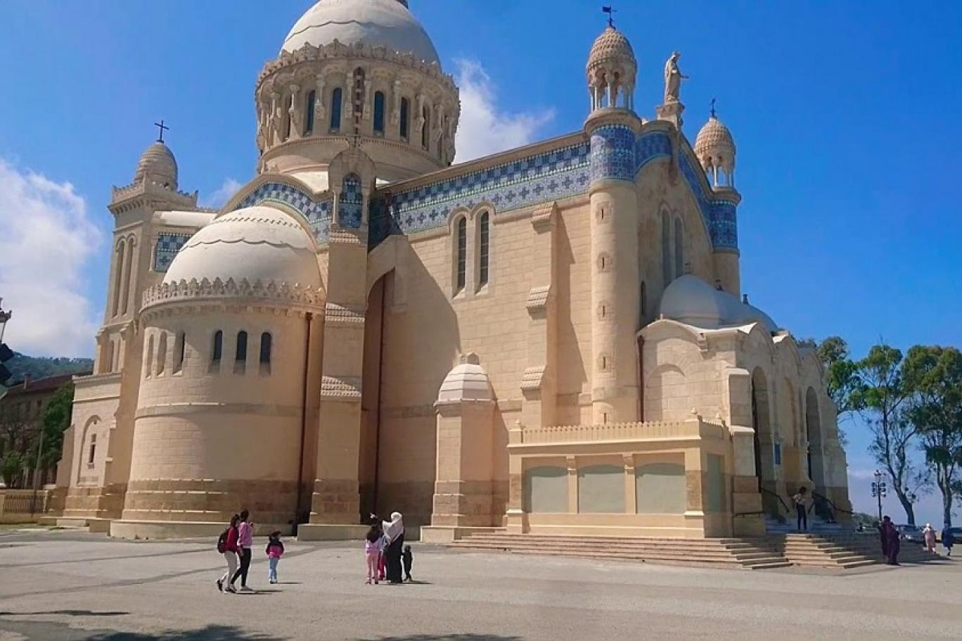 حرية العبادة لغير المسلمين تثير السجال في الجزائر