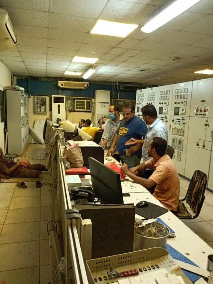 خروج المنظومة الكهربائية عن الخدمة في عدن ومصدر يكشف السبب