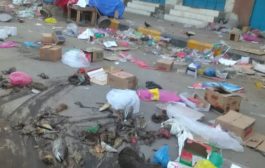 عمال النظافة بابين ينثرون القمامة بالشوارع كحركة احتجاجية 