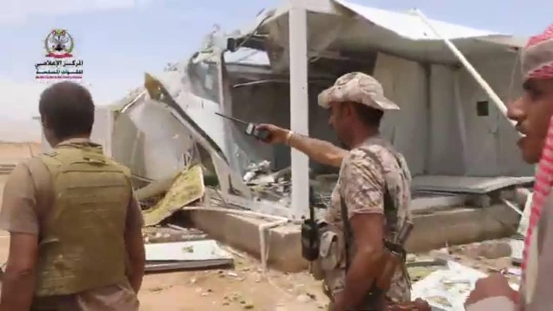 اللواء بن عزيز . . يحدد الجهة التي استهدفته وسقط ابنه  شهيدا