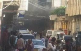 مجهولون يحرقون سوق قات القبة بتعز.. بعد يوم من وقوع جريمة قتل