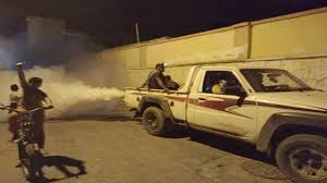 شاهد: فيديو لشباب وقائد مقاومة كريتر وهم يستخرجون 11 مدفع رش للمبيدات..بعد أخفائها 