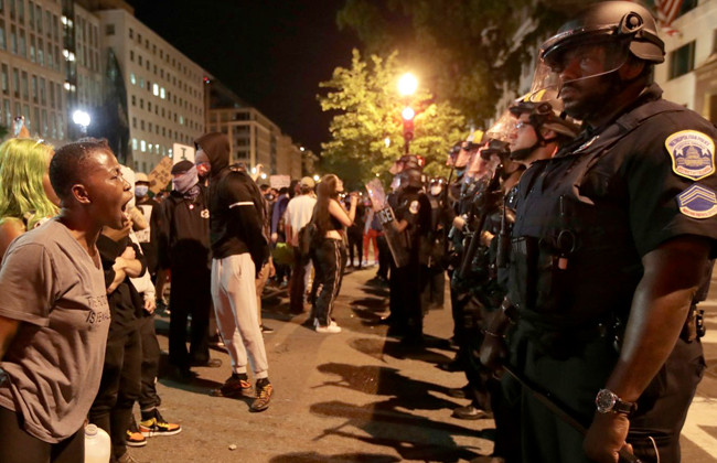 أعتقال 4  الف شخص جراء الاحتجاجات الأمريكية