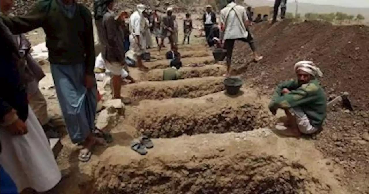 صحيفة دولية : الحوثيون يدفنون جثث المتوفين بفيروس كورونا سرا