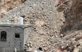 انهيار صخري يخلف اضرار مادية بالغة بمنازل وممتلكات المواطنين في عدن 