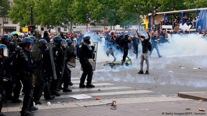 تواصل المظاهرات ضد العنصرية وعنف الشرطة في مدن العالم