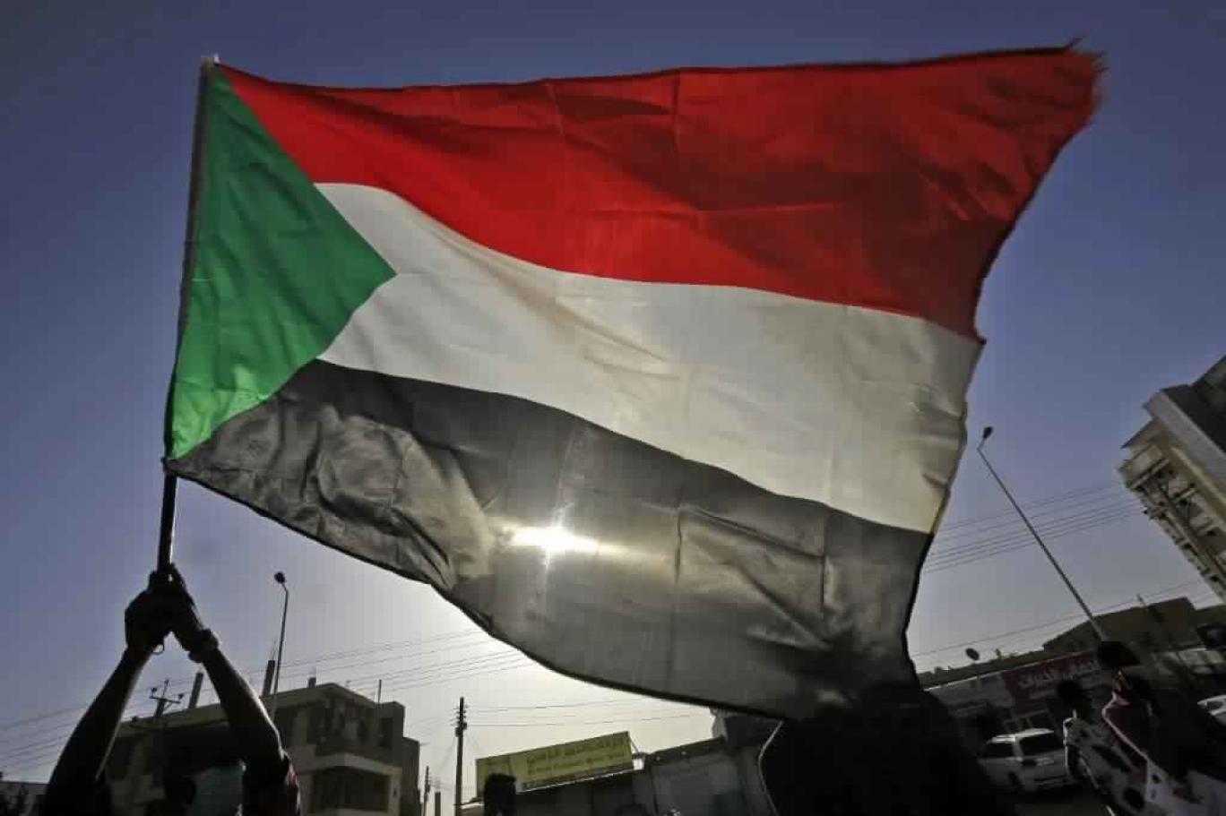 الثورة واختبار الديمقراطية في السودان