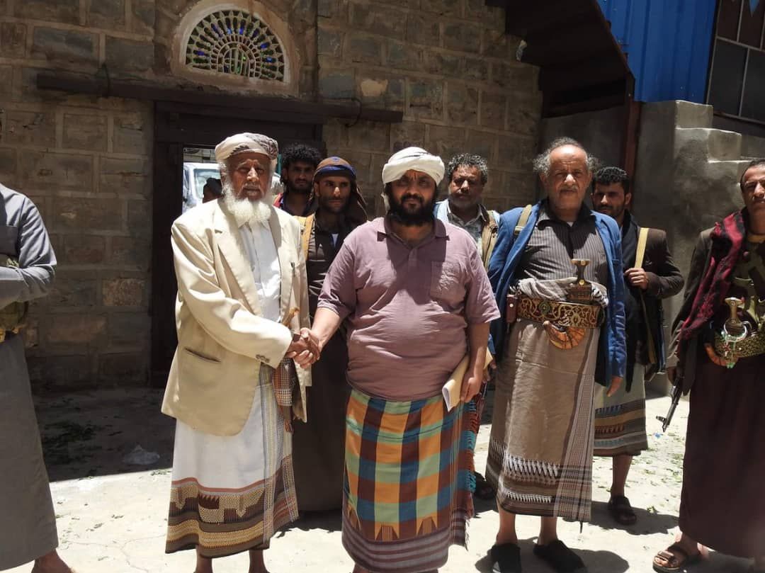 الحوثيون يستكملون السيطرة على معقل العواضي وتأكيد فراراه إلى مأرب