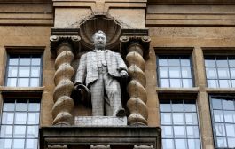 الاحتجاجات ضد العنصرية قد تطيح تمثال رودز الإمبريالي في أكسفورد