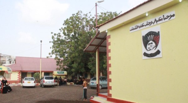 كلية اللغات بجامعة عدن تدشن المحاضرات عن بُعد