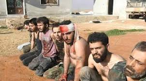 أسرى يمنيين بقبضة الجيش الليبي في سرت