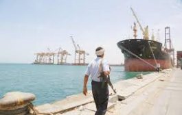 الحوثي يعترف بنهب 60 مليون دولار من إيرادات النفط في الحديدة