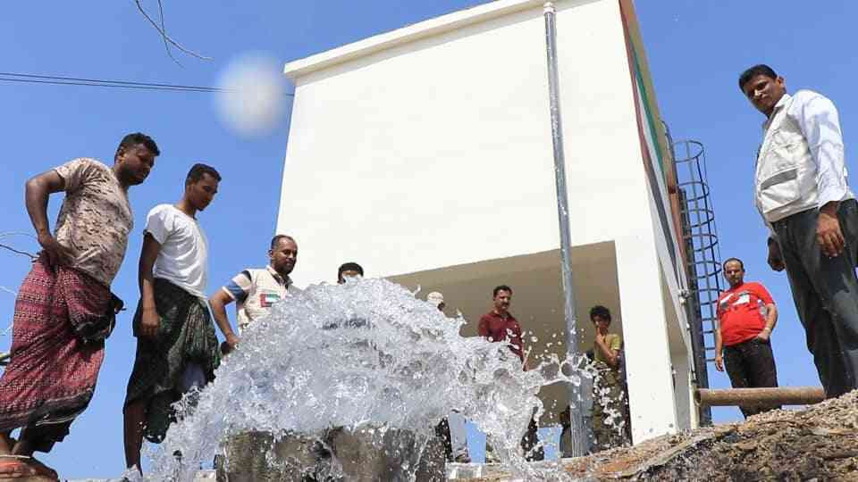 الإمارات تنفذ 32 مشروعا لمياه الشرب بالساحل الغربي