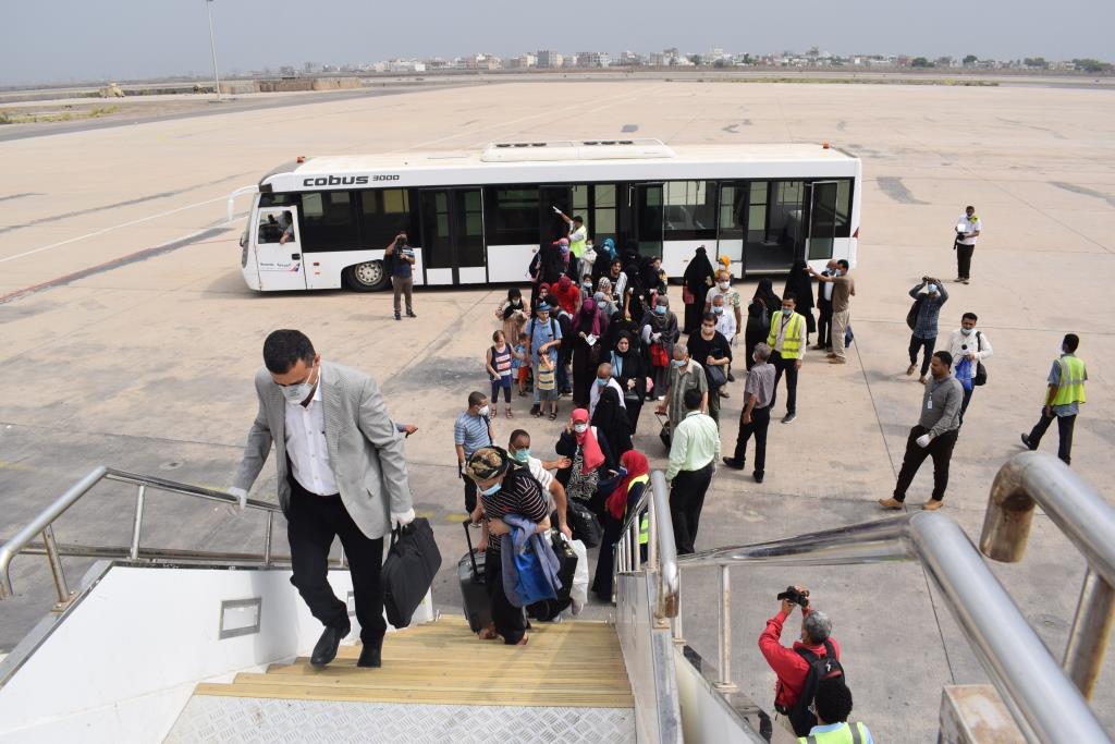 مطار عدن يدشن اولى الرحلات الجوية
