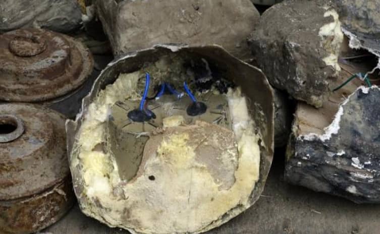 سيول الأمطار تكشف حقل ألغام زرعها الحوثيين في الفاخر بالضالع