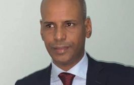 هاجم عزمي بشارة .. صحفي موريتاني  يُدافع عن اتفاق الرياض